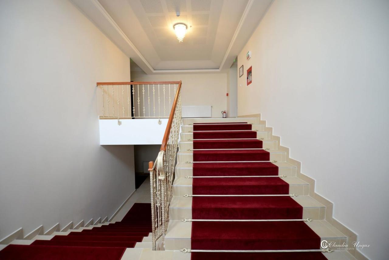 Hotel Dallas Negresti-Oas Buitenkant foto