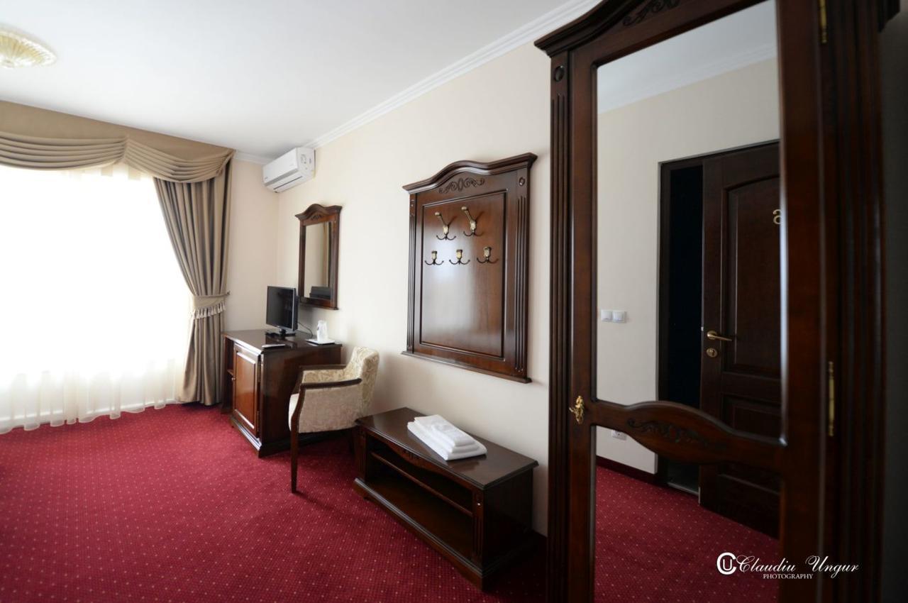 Hotel Dallas Negresti-Oas Buitenkant foto