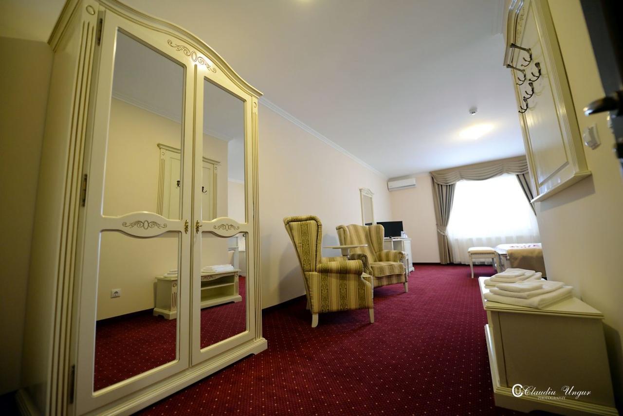 Hotel Dallas Negresti-Oas Buitenkant foto