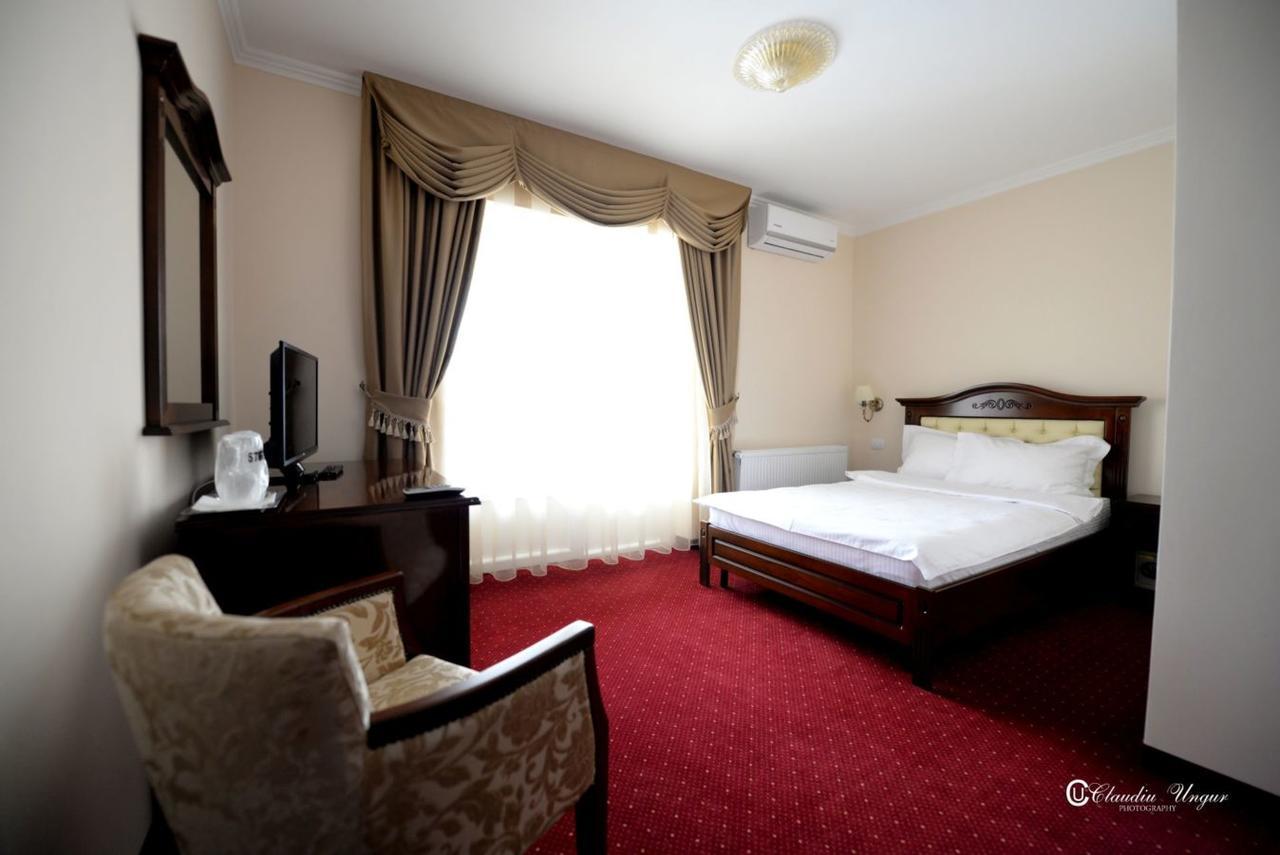 Hotel Dallas Negresti-Oas Buitenkant foto
